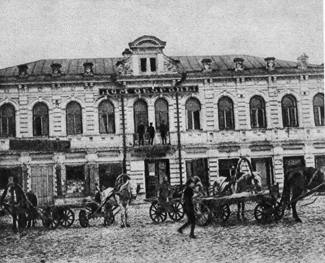 В этом здании находился клуб служебного собаководства ОСОАВИАХИМ, Тополевый переулок 8