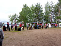 Парад открытия соревнований с собаками
