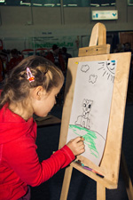 Конкурс детский рисунков на мольбертах