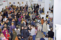 Многочисленные посетители выставки собак Осенний калейдоскоп 2014